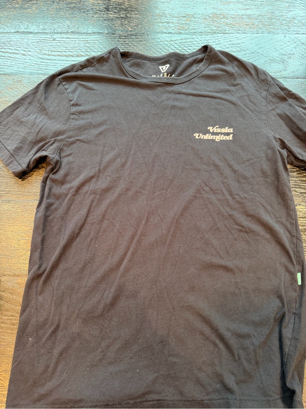 VISSLA Black Short Sleeve Crewneck T-Shirt with Small Chest Logo